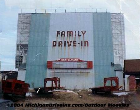 Family Drive-In Theatre - Family Screen Tower 1980S Courtesy Darryl Burgess-Outdoor Moovies